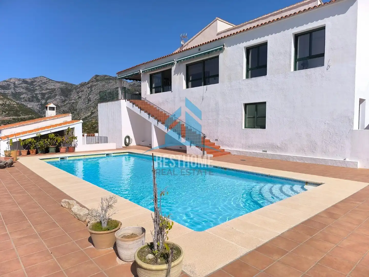 Villa con piscina in vendita a Urbanizacion MONTEPINO