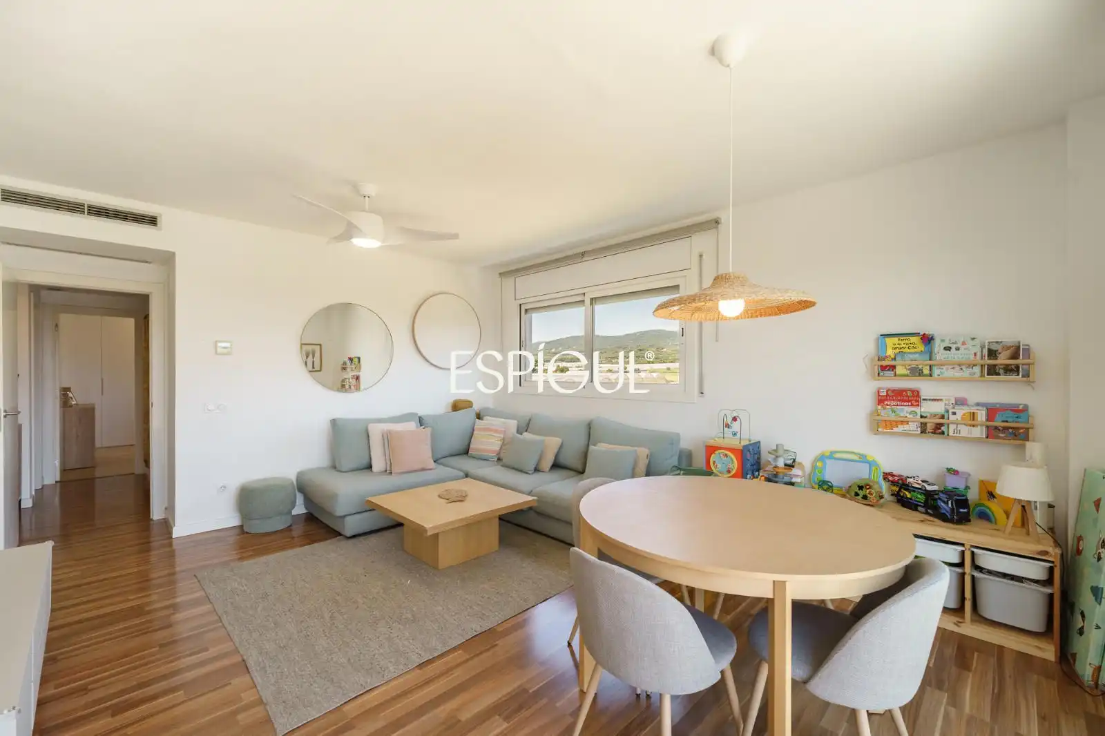 Living room of Flat for sale in Sant Andreu de Llavaneres  with Air Conditioner, Heating and Parquet flooring