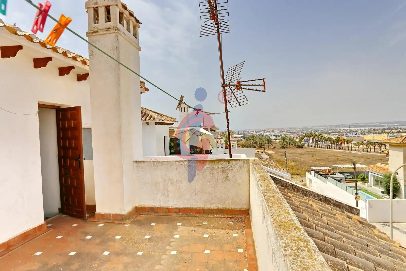 Vista exterior de Casa adosada en venda en Torrevieja amb Aire condicionat, Calefacció i Terrassa