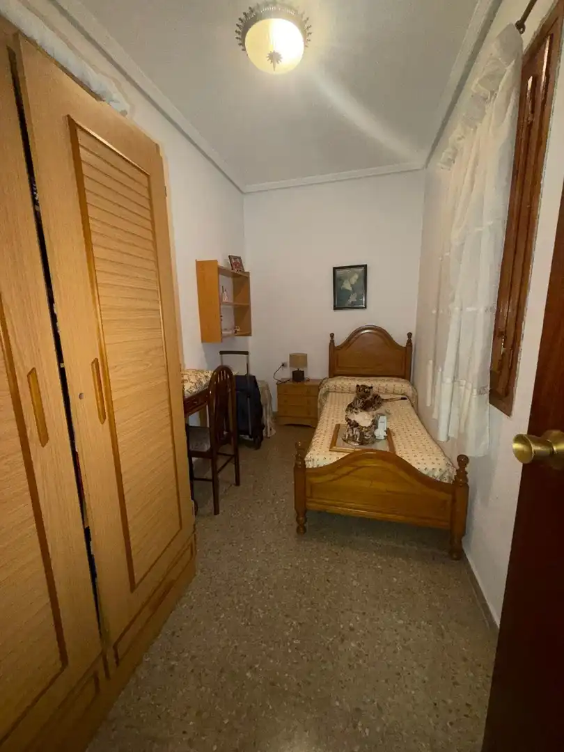 Dormitori de Apartament en venda en Torrent amb Terrassa i Moblat