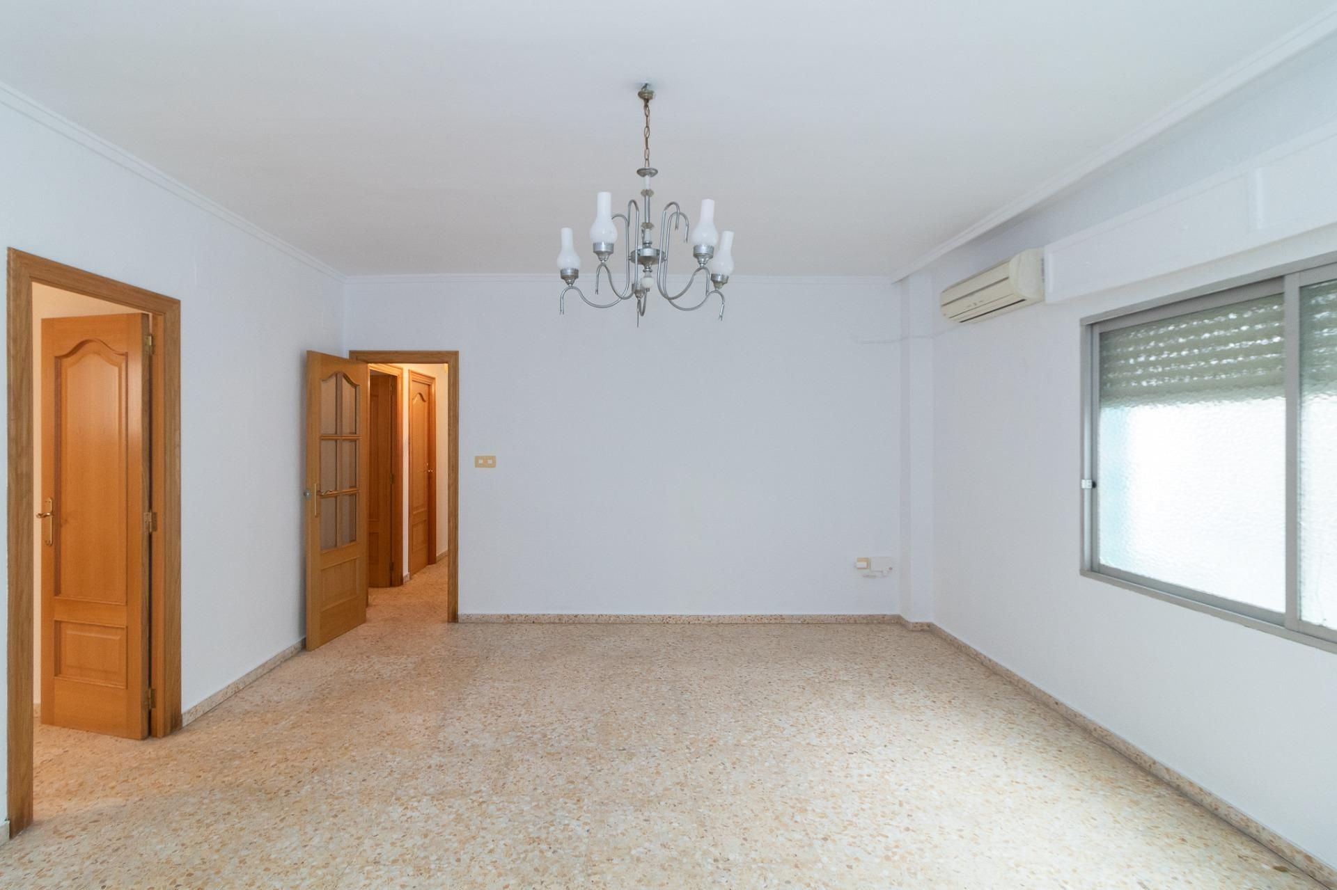 Finca rústica en venda en San Antonio de Benagéber amb Aire condicionat, Terrassa i Traster