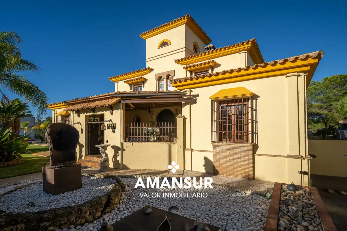 Chalet con piscina en venta en Avenida del Almendro, imagen 11