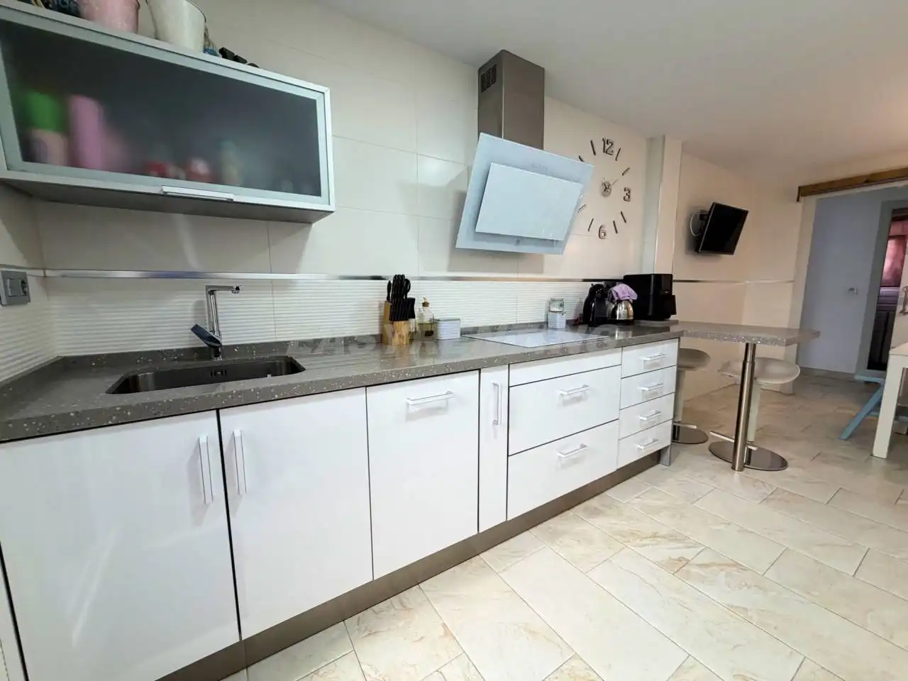 Cuina de Casa o xalet en venda en La Línea de la Concepción amb Aire condicionat, Terrassa i Moblat