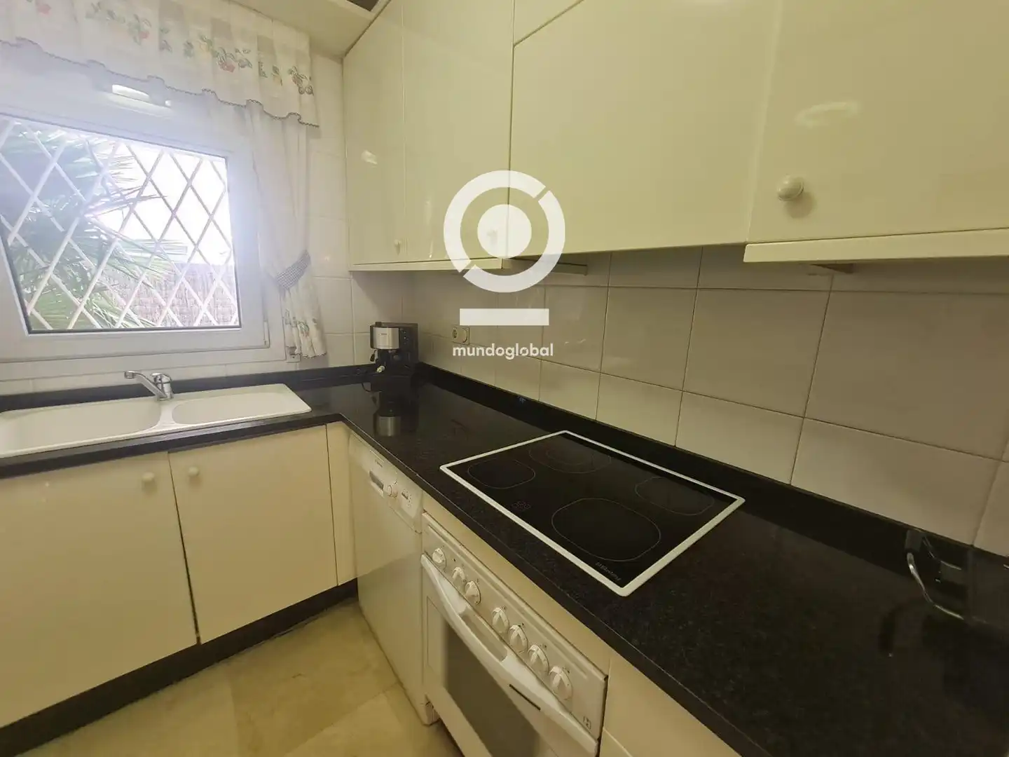 Cocina de Piso en venta en Calafell con Terraza, Trastero y Piscina
