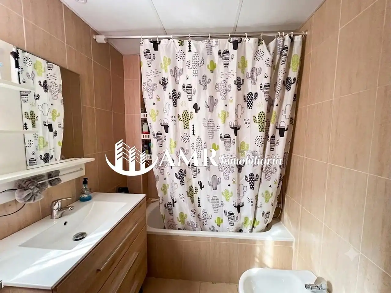 Baño de Piso en venta en Parla con Aire acondicionado, Calefacción y Trastero