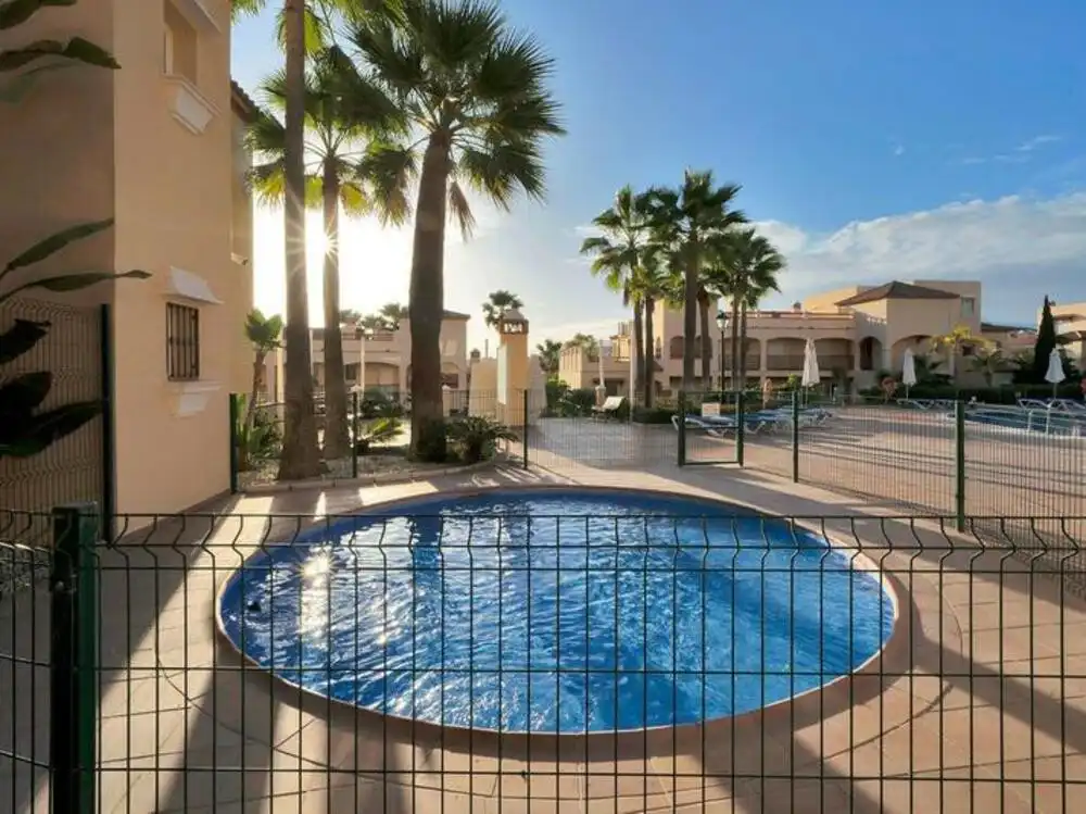 Piscina de Apartament de lloguer en Estepona amb Aire condicionat, Terrassa i Piscina