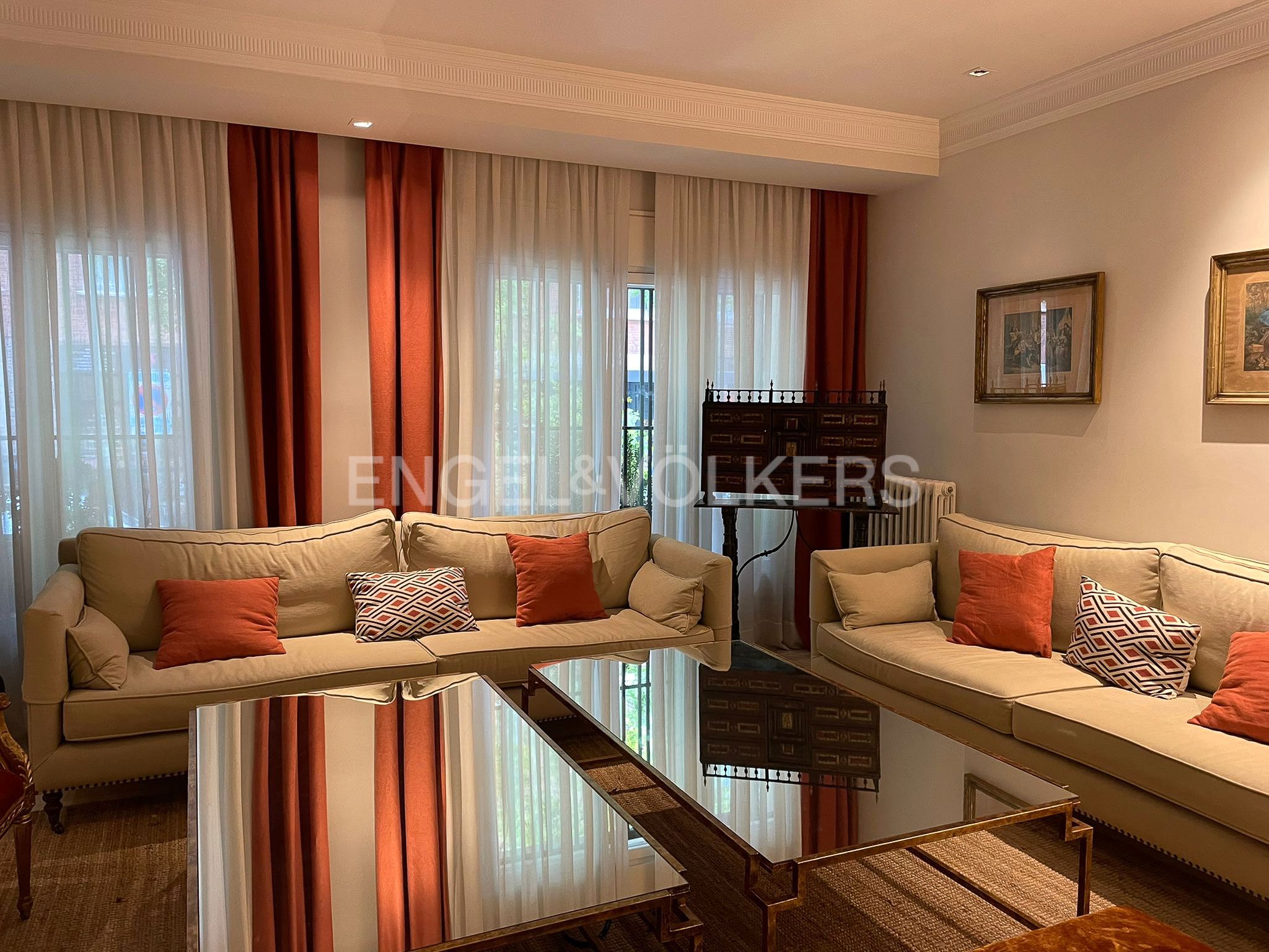 Living room of Apartment for sale in  Madrid Capital  with Heating and Storage room
