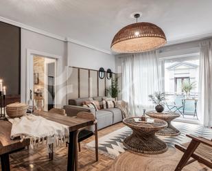 Sala d'estar de Apartament de lloguer en  Madrid Capital amb Aire condicionat, Moblat i Forn