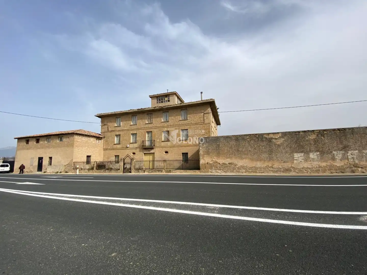 Wohngebäude zum Verkauf in San Asensio