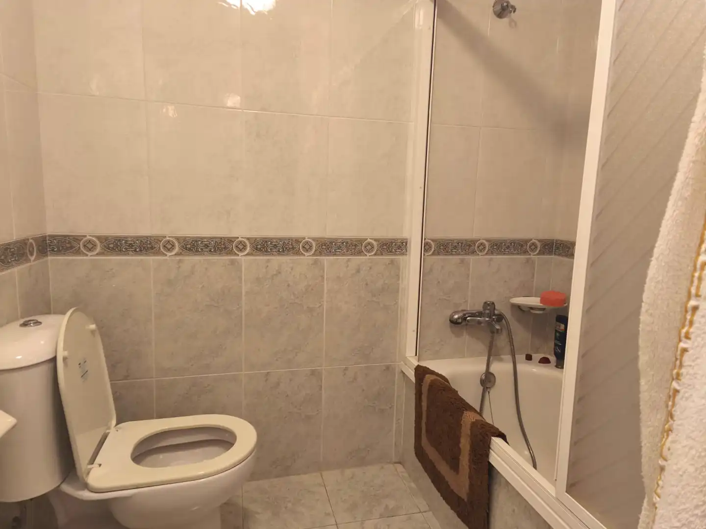 Baño de Piso de alquiler en Lugo con Calefacción, Terraza y Trastero