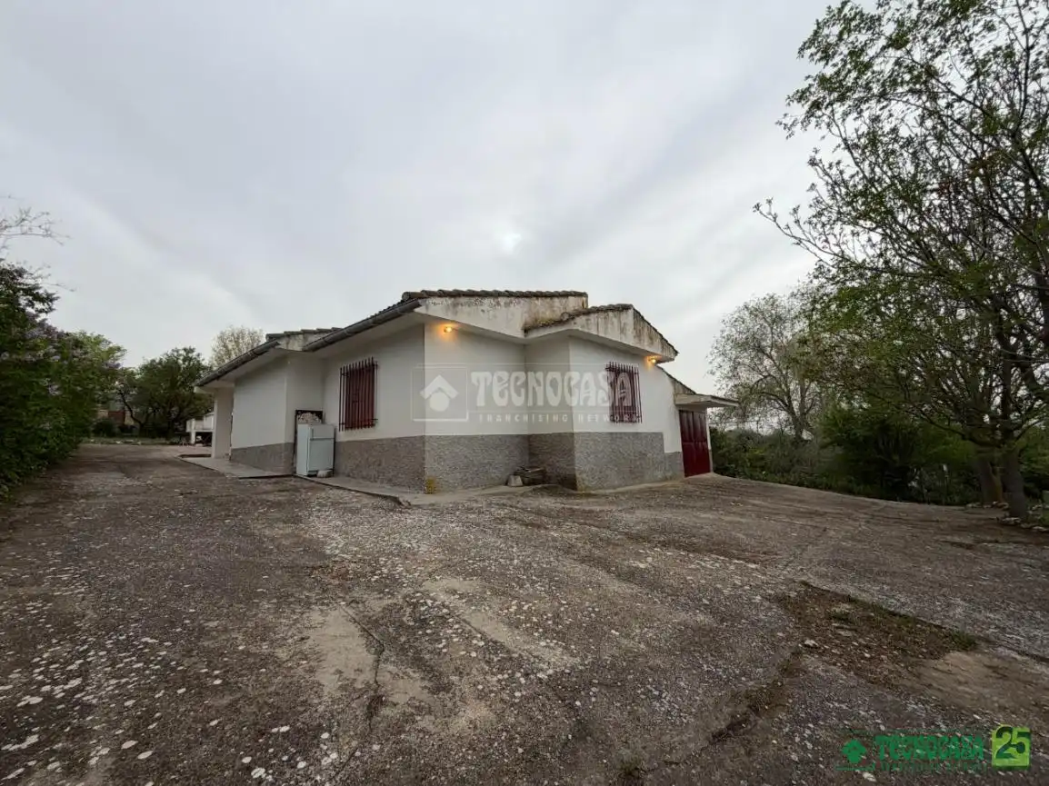 Vista exterior de Casa o chalet en venta en Illana con Aire acondicionado y Calefacción