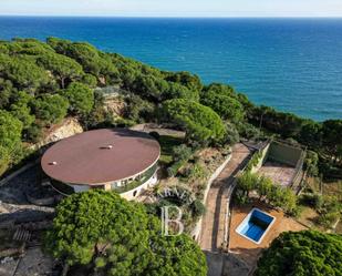 Vista exterior de Casa o xalet en venda en Sant Pol de Mar amb Calefacció, Jardí privat i Piscina