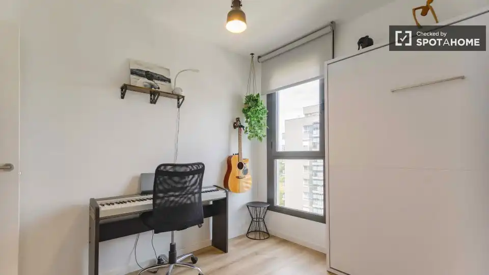 Habitación de Piso de alquiler en Valencia con Aire acondicionado, Calefacción y Amueblado