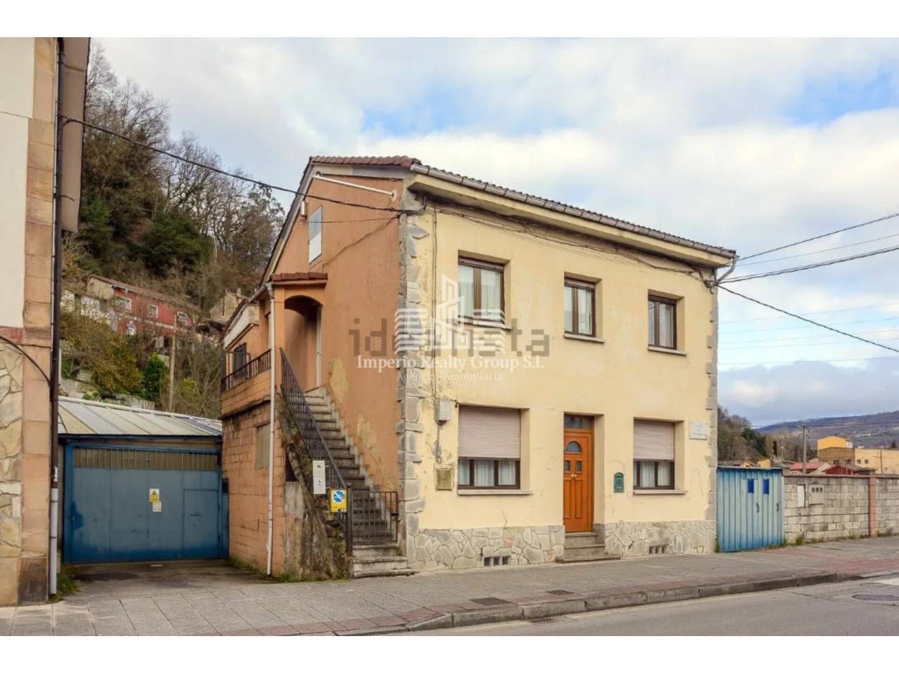 Exterior view of House or chalet for sale in Langreo  with Heating, Private garden and Furnished