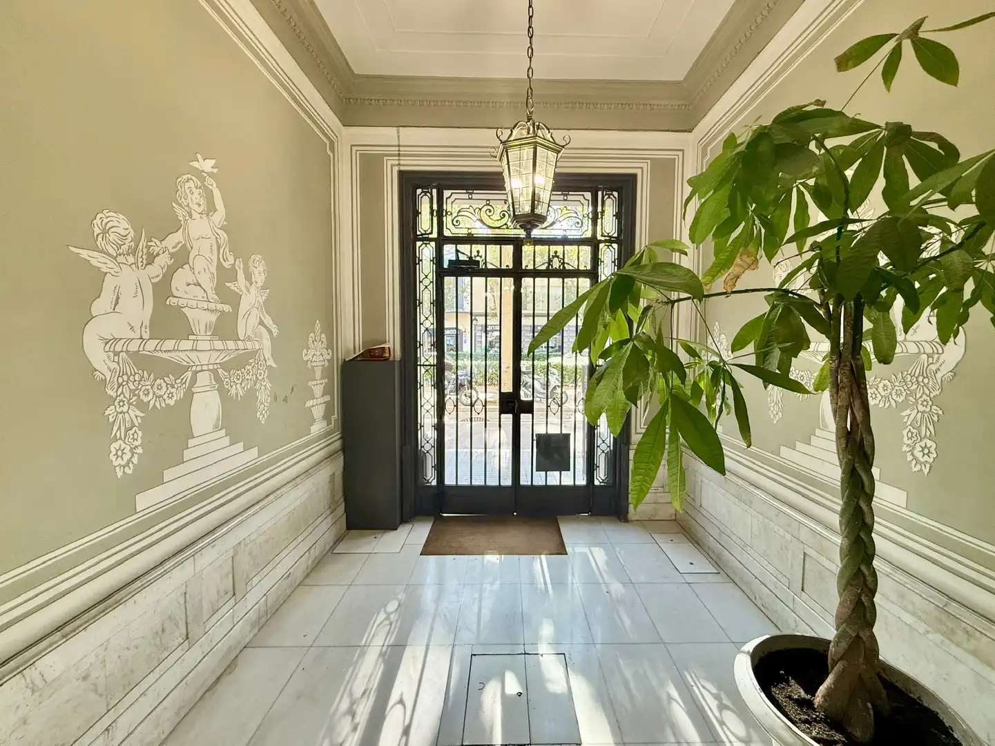 Piso en venta en Barcelona con Balcón