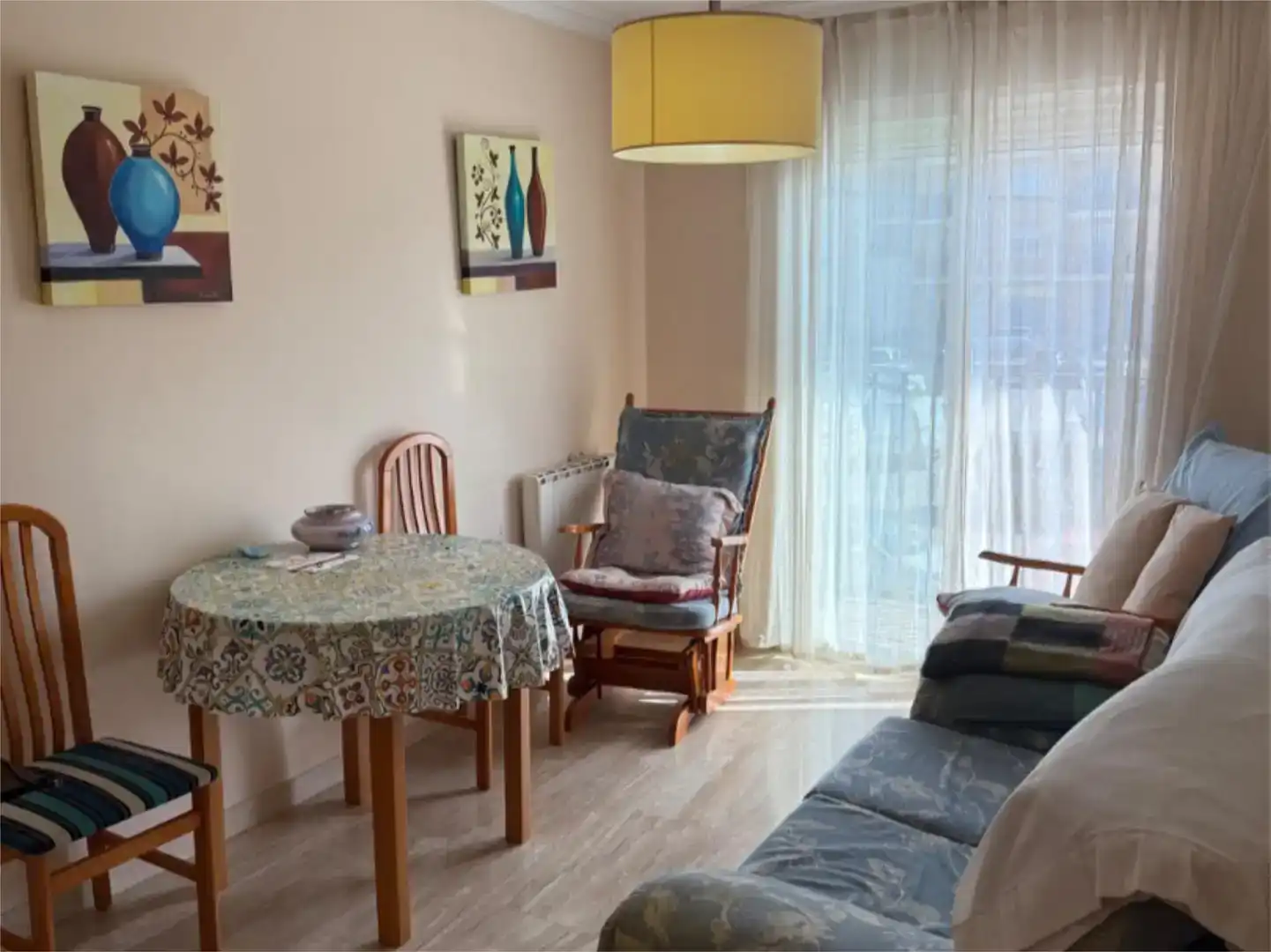 Sala d'estar de Casa adosada en venda en Riba-roja de Túria amb Aire condicionat i Balcó
