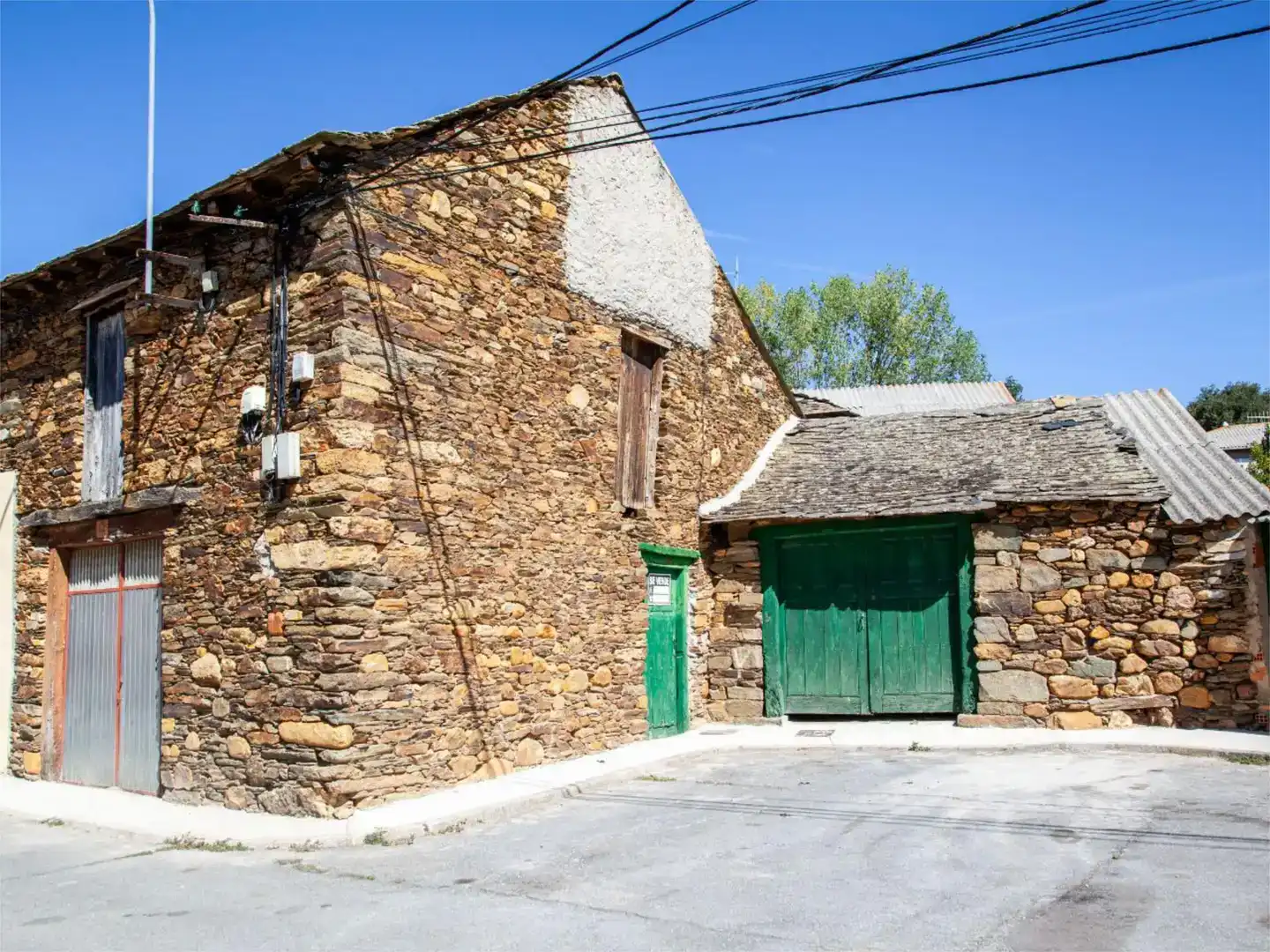 Vista exterior de Finca rústica en venta en Lucillo con Jardín privado, Trastero y Balcón