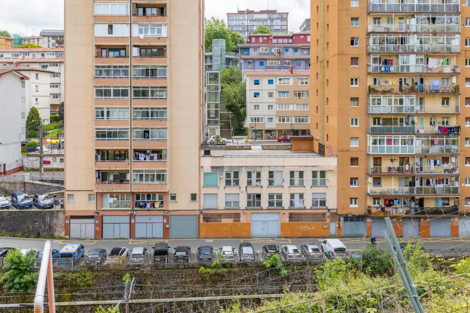 Außenansicht von Wohnung zum Verkauf in Errenteria mit Abstellraum