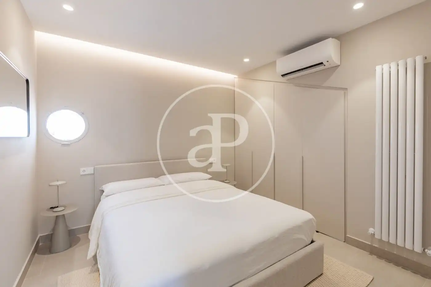 Bedroom of Flat for sale in Madrid  with Air Conditioner, Heating and Furnished
