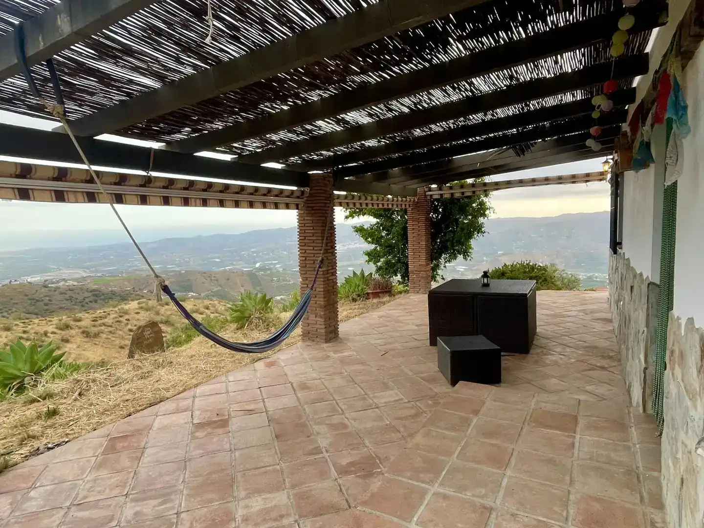 Terrassa de Finca rústica en venda en Vélez-Málaga amb Jardí privat, Parquet i Piscina