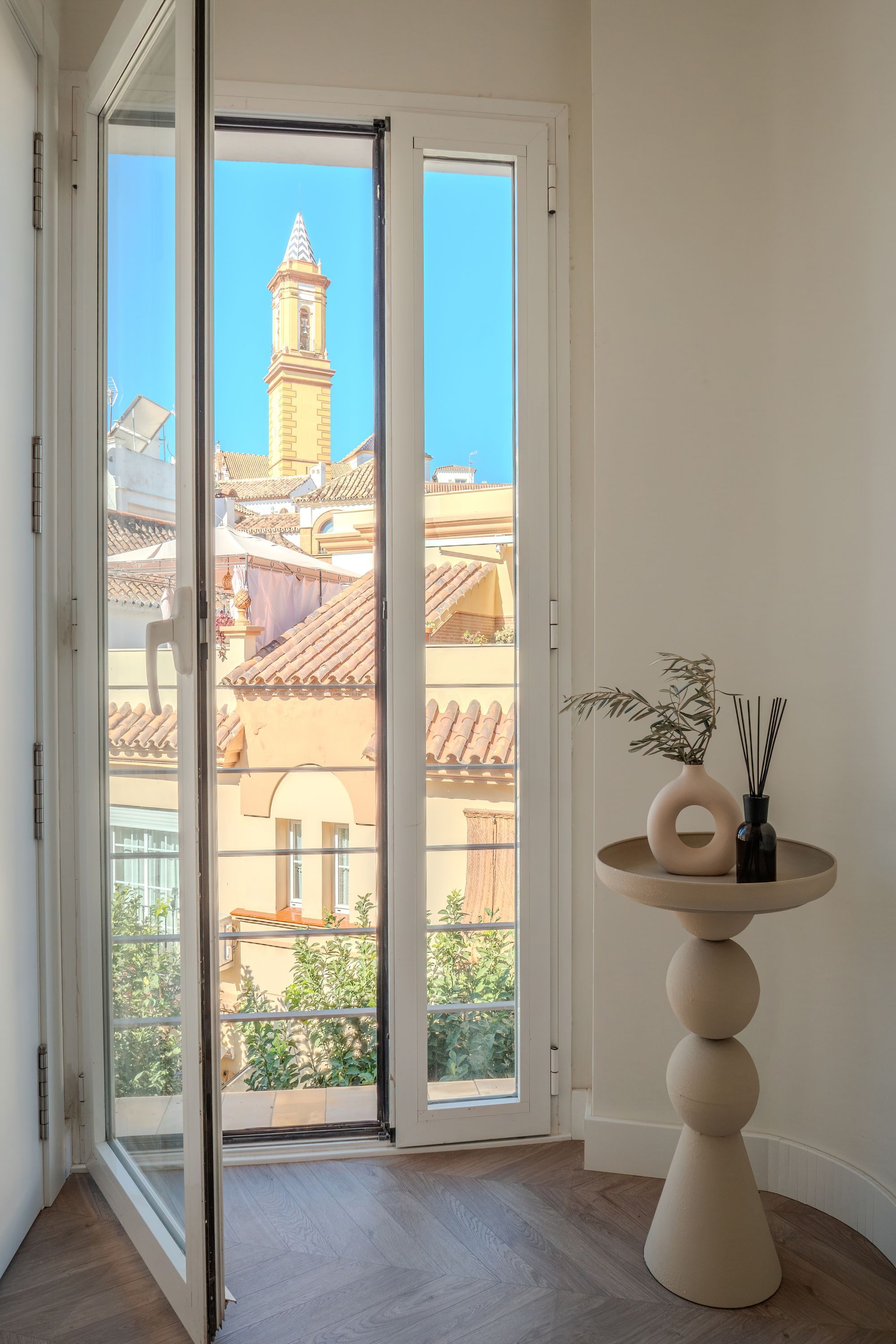 Vista exterior de Apartament en venda en Estepona amb Balcó