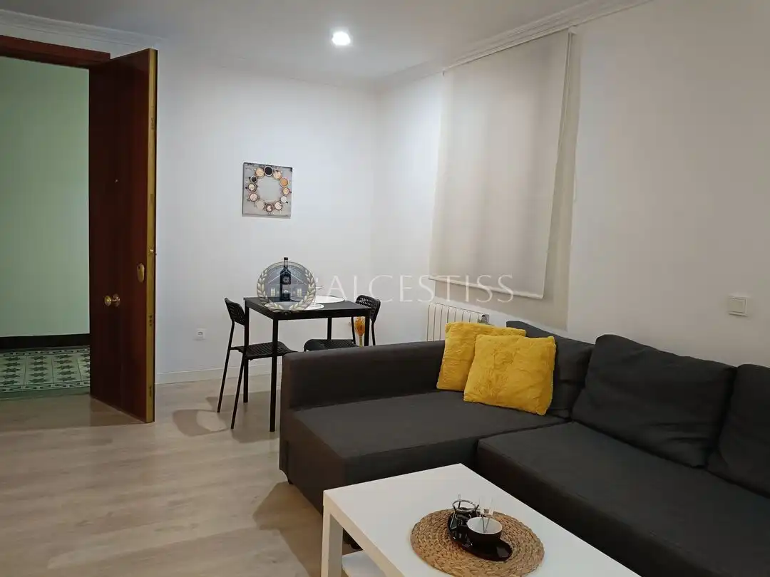 Habitación de Piso en venta en Madrid con Calefacción