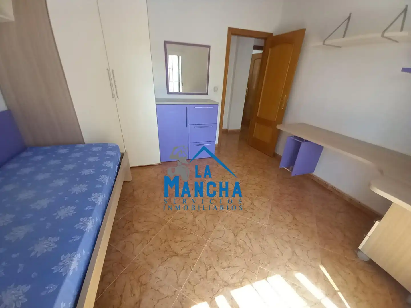 Bedroom of Flat for share in Albacete  with Heating, Furnished and Balcony