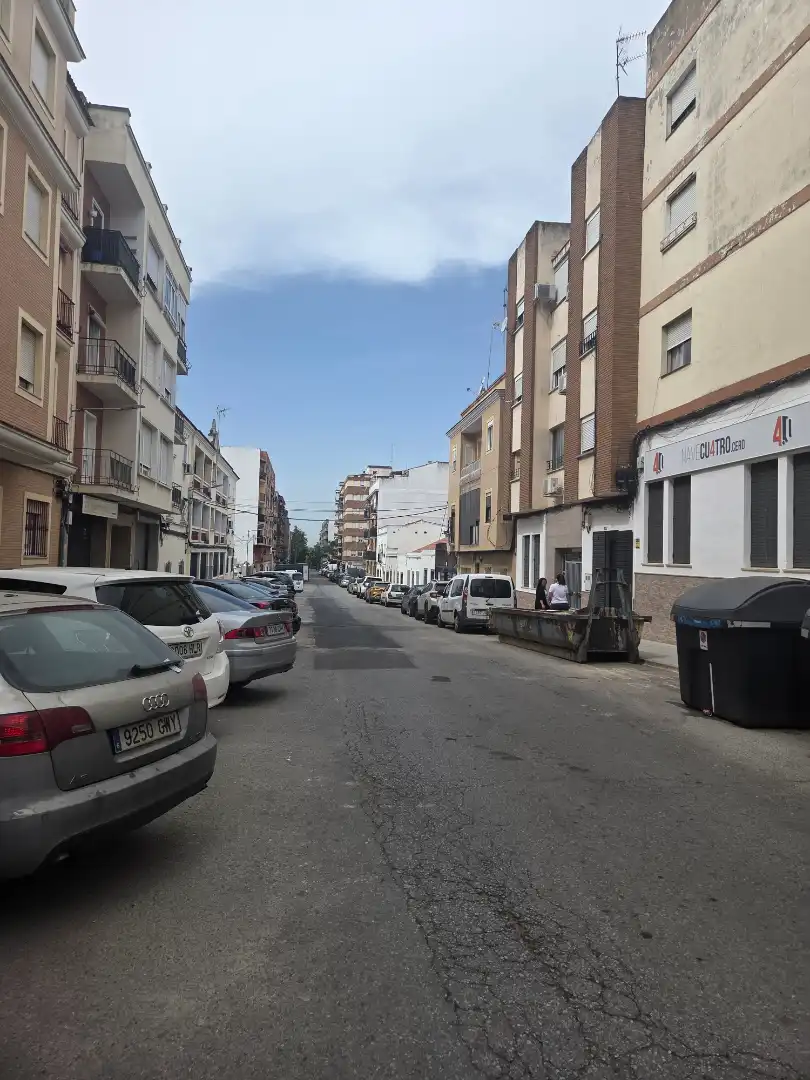 Vista exterior de Piso en venta en Badajoz con Calefacción, Lavadora y Microondas