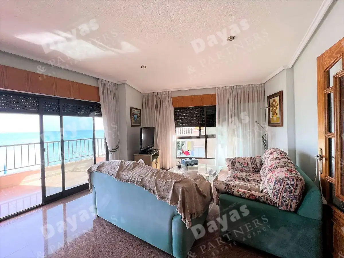 Living room of Flat for sale in Torrevieja  with Terrace and Furnished