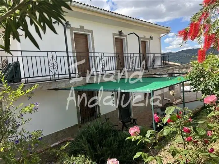 Vista exterior de Casa adosada en venta en Alcalá la Real con Terraza y Internet