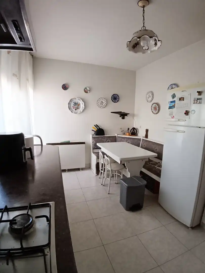 Menjador de Casa o xalet en venda en Navaluenga amb Jardí privat, Terrassa i Moblat