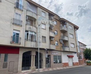 Vista exterior de Pis en venda en Talayuela amb Aire condicionat i Terrassa