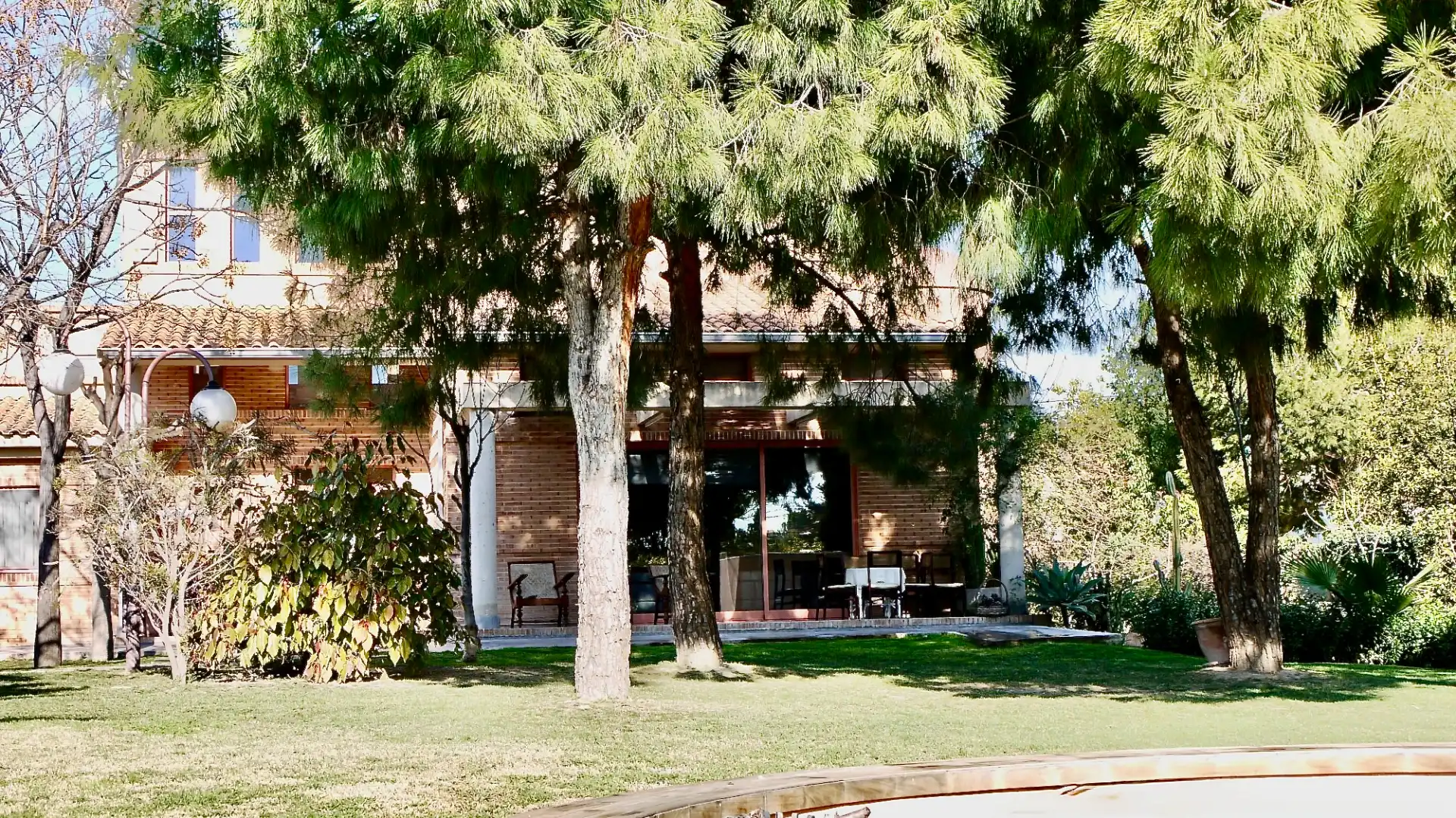 Vista exterior de Casa o xalet en venda en Alicante / Alacant amb Aire condicionat, Calefacció i Jardí privat