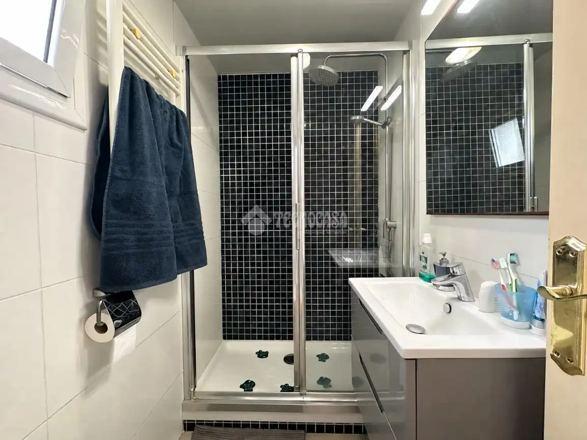 Baño de Piso en venta en L'Hospitalet de Llobregat con Aire acondicionado y Terraza