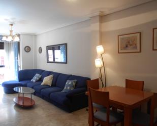 Sala d'estar de Apartament en venda en Ciudad Real Capital amb Aire condicionat