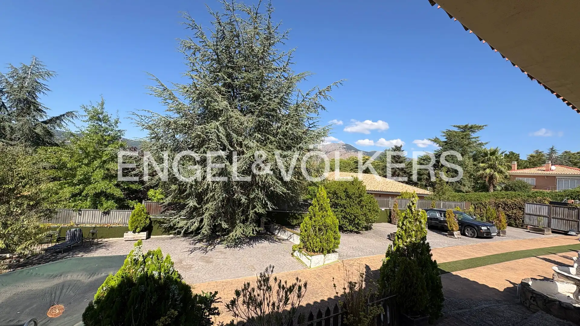 Vista exterior de Casa o xalet de lloguer en Los Molinos, Madrid