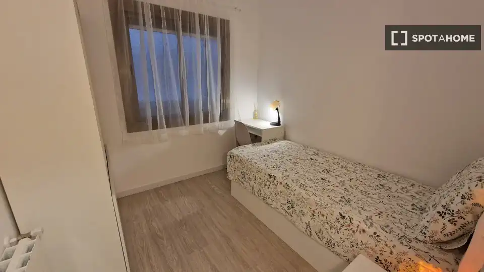 Room in Centre - Cordelles