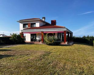 Jardí de Casa o xalet en venda en Colunga amb Terrassa