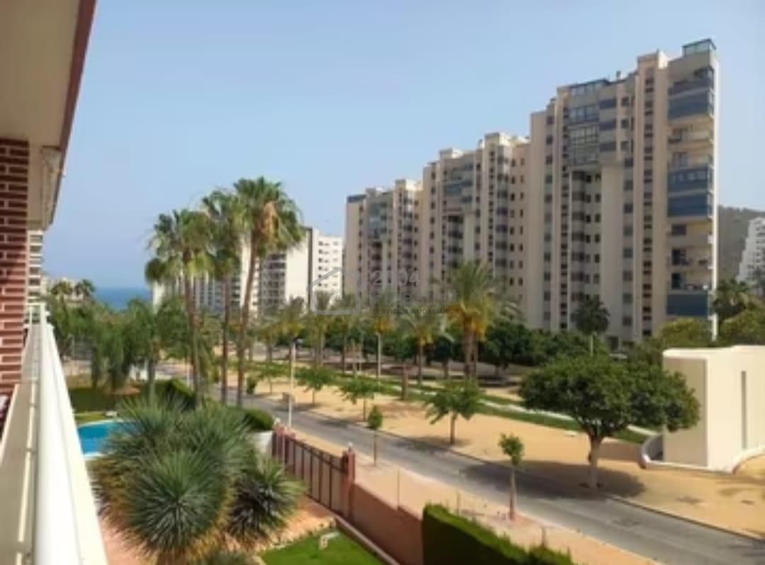 Vista exterior de Pis en venda en Villajoyosa / La Vila Joiosa amb Aire condicionat, Terrassa i Piscina comunitària