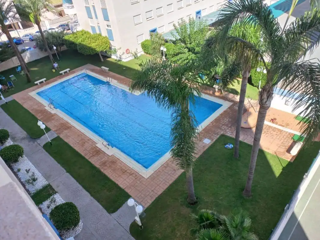 Mini appartamento con piscina in affitto a Llauri 10