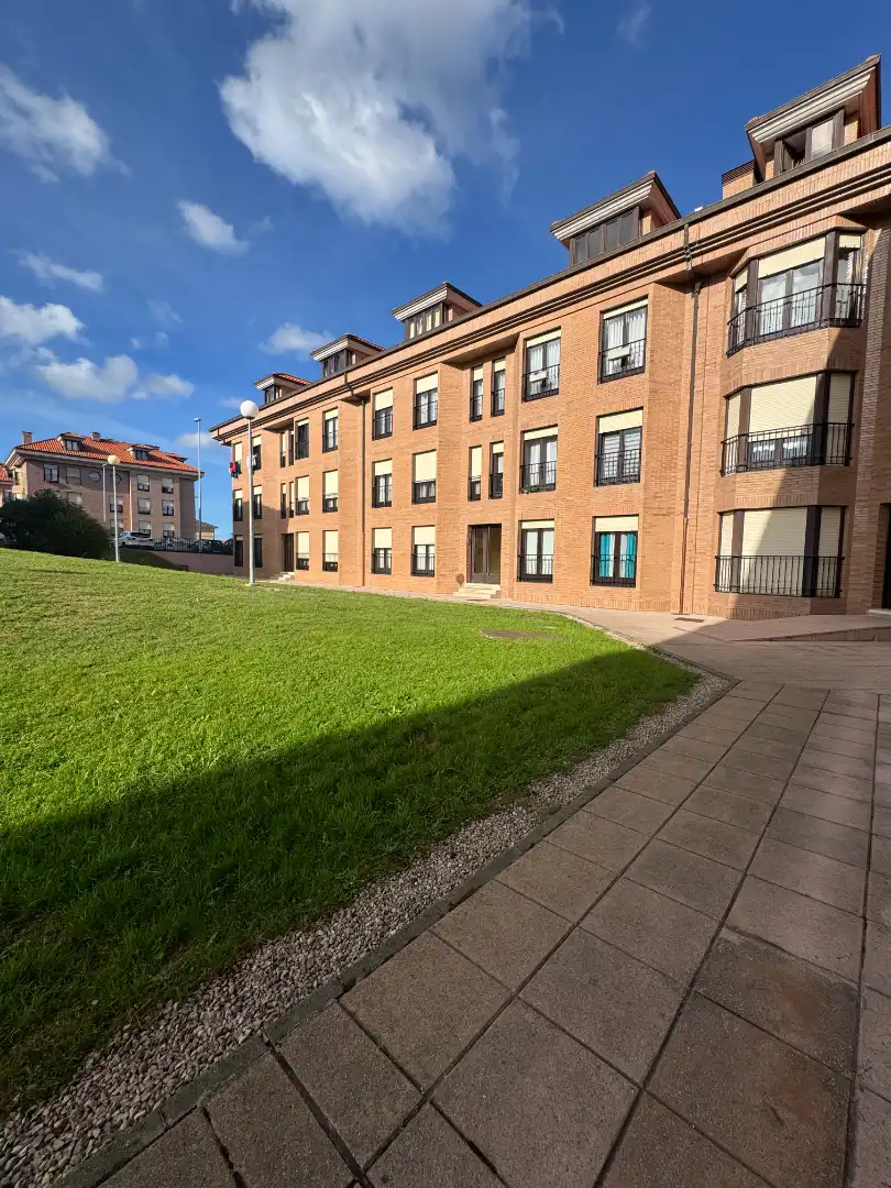 Duplex for sale in Calle Alejandro Casona 10, imagen 2
