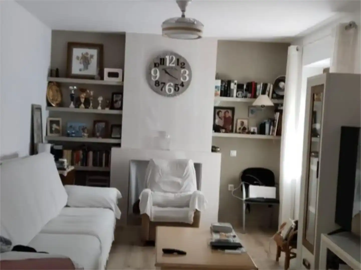 Sala d'estar de Casa adosada en venda en Ossa de Montiel amb Moblat