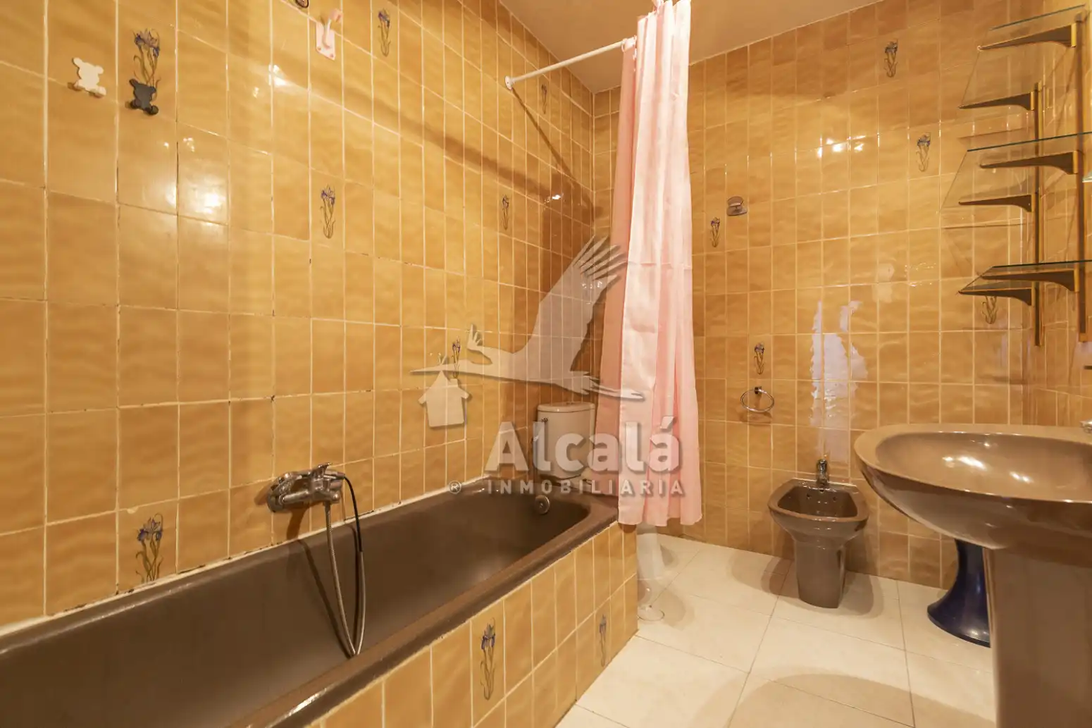Baño de Piso en venta en Alcalá de Henares con Calefacción y Terraza