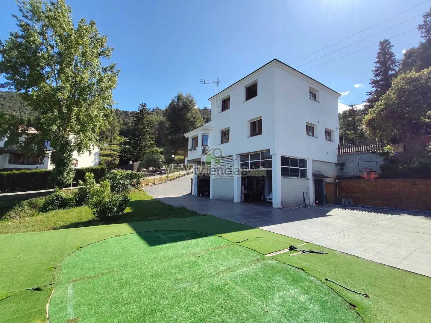 Vista exterior de Casa o xalet en venda en Vallirana amb Calefacció, Jardí privat i Terrassa