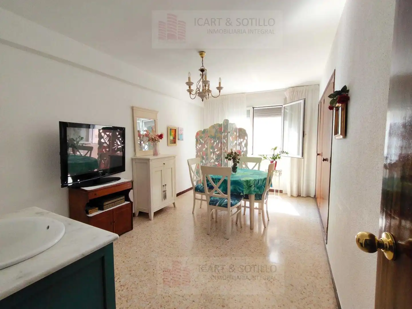 Sala de estar de Piso en venta en Vinaròs con Calefacción y Amueblado