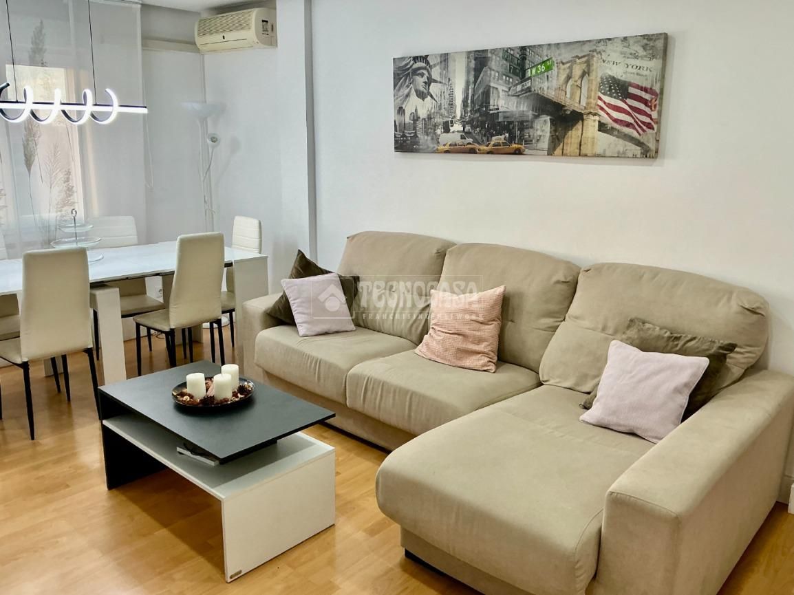 Living room of Flat for sale in Parla  with Air Conditioner, Heating and Terrace