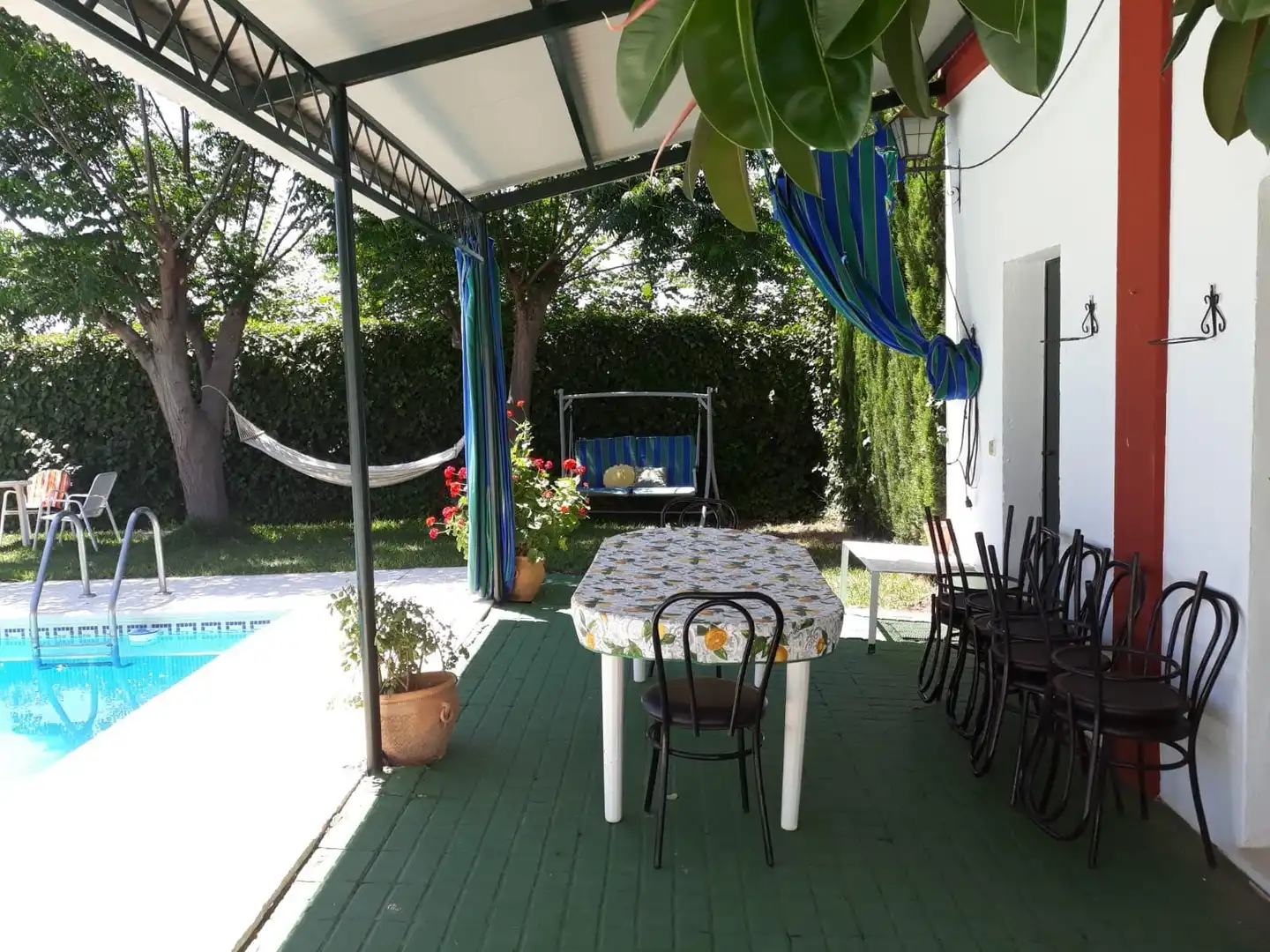 Chalet con piscina en venta en La Carlota