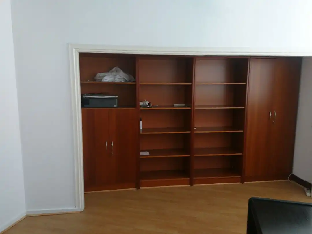 Sala d'estar de Oficina de lloguer en Bilbao  amb Calefacció
