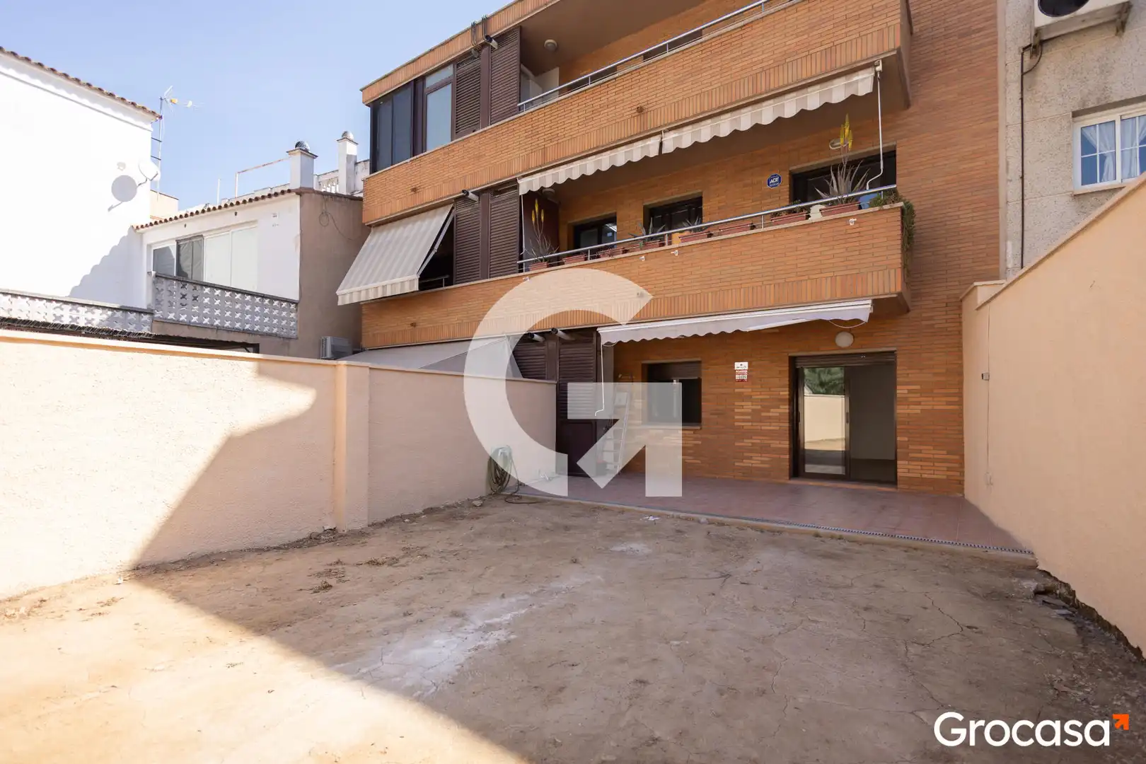 Exterior view of Ground floor for sale in Sant Vicenç Dels Horts  with Heating, Private garden and Terrace
