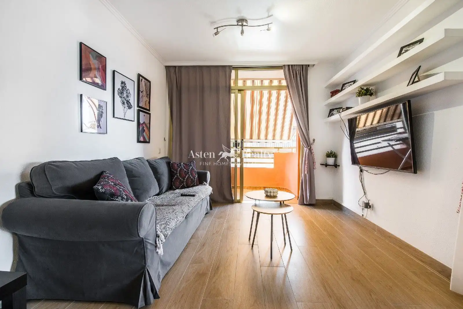 Sala de estar de Ático en venta en Arona con Terraza, Trastero y Piscina